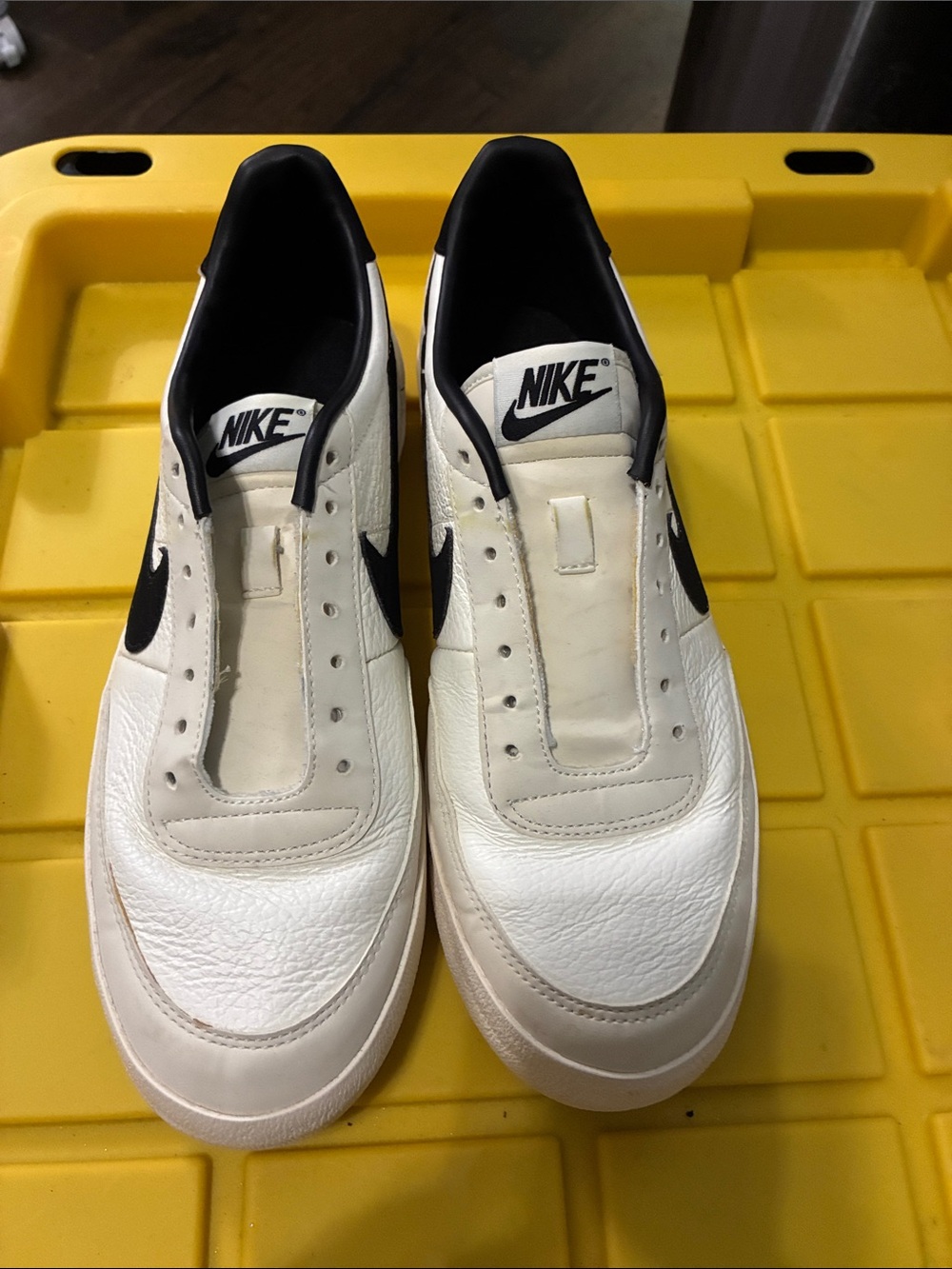 Nike Men’s White and Black Low-Top Sneakers with Black Swoosh
